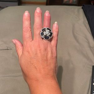 Lia Sophia beautiful Dahlia black and silver flower ring, size 9